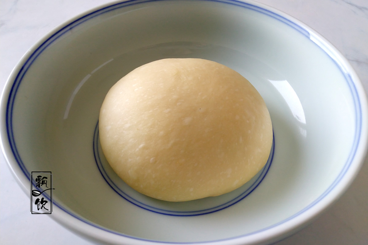 披萨的做法烤箱想吃披萨，足不出户在家做，暄软多味吃过瘾，按步操作，一次成功