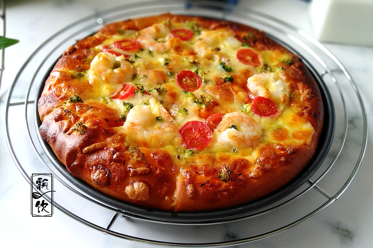 披萨的做法烤箱想吃披萨，足不出户在家做，暄软多味吃过瘾，按步操作，一次成功