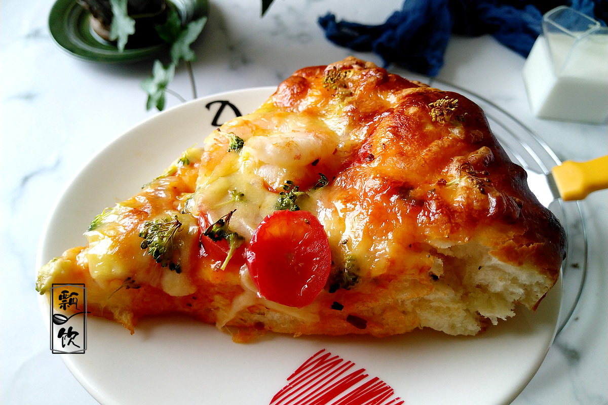 披萨的做法烤箱想吃披萨，足不出户在家做，暄软多味吃过瘾，按步操作，一次成功