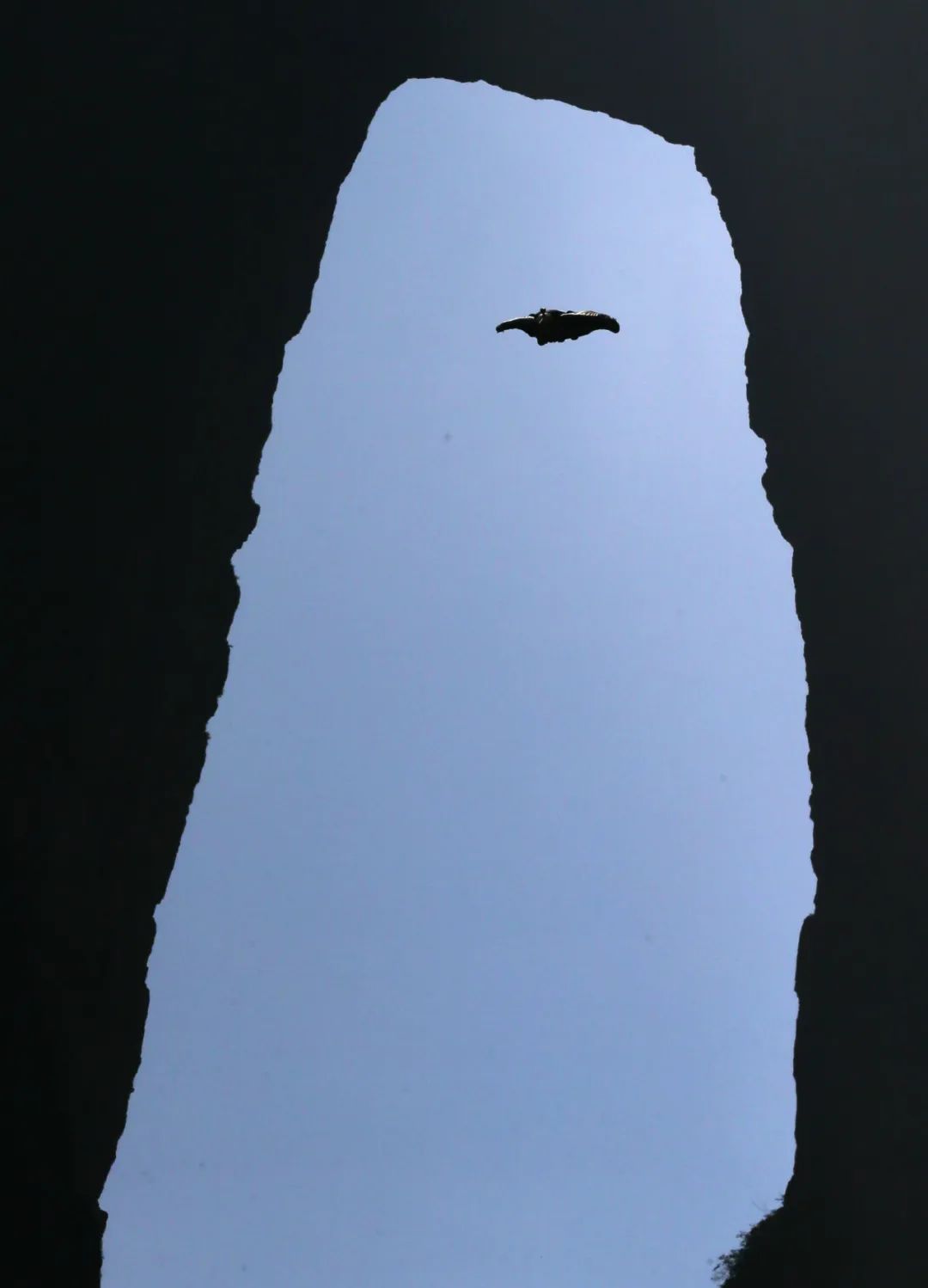 极限运动大四女生翼装飞行身亡：极限运动，奢谈安全？