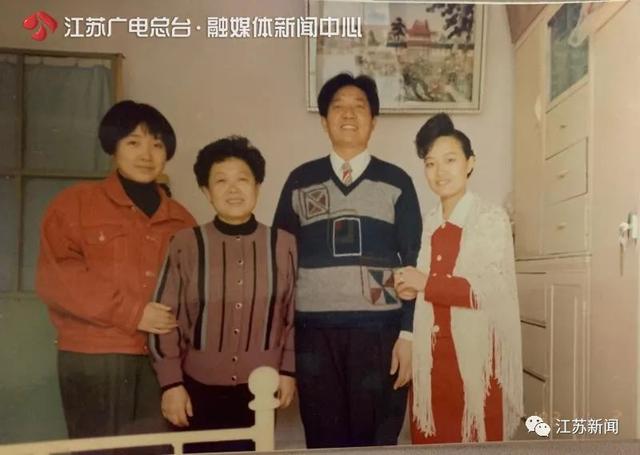 社会真神仙眷侣！79岁教授30多年陪患病妻子走遍千山万水：我永远爱你