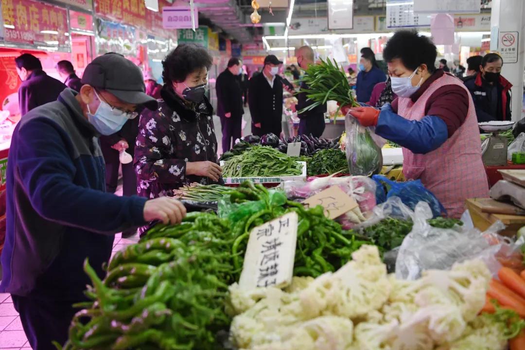 口罩张文宏的新建议上热搜！口罩还要戴吗？怎么戴？