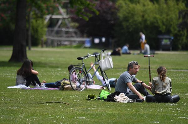 大数据英国再次调整新冠确诊数据：累计确诊248293例