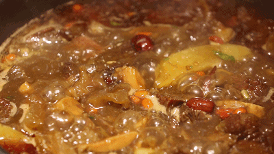 猪脚发烧39℃！男子吃了冰箱里的猪蹄，差点没命！这种吃法很危险