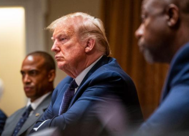 特朗普美国情报人员吐槽:为特朗普做情报简报太难