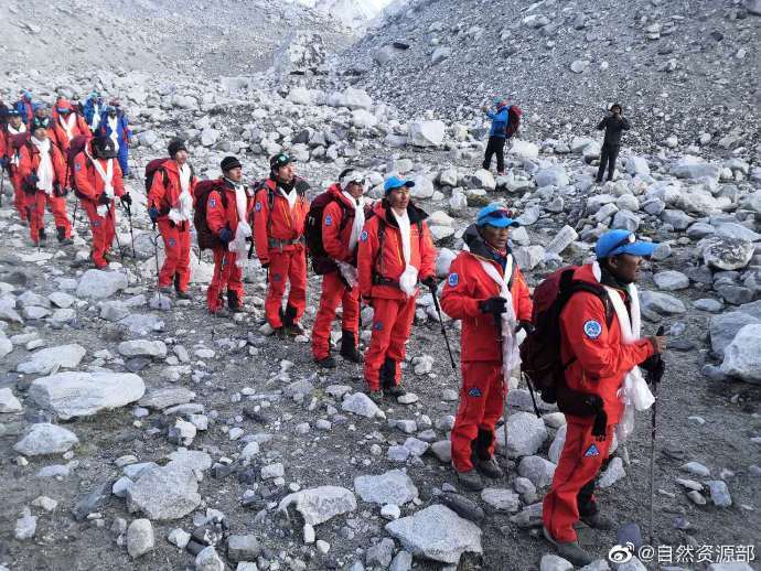 高程|珠峰高程测量登山队安全返回珠峰大本营，目前队员身体情况正常