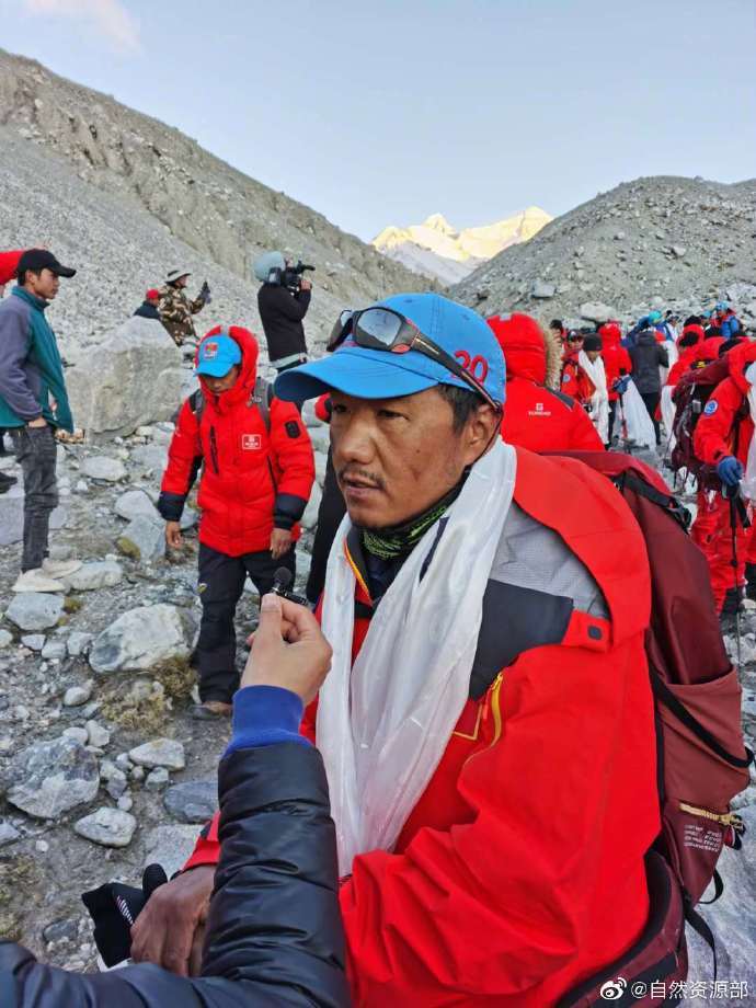 高程|珠峰高程测量登山队安全返回珠峰大本营，目前队员身体情况正常