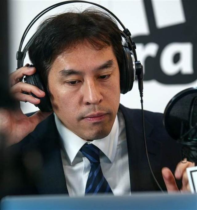 过去陈菊市长年年印制"向市民报告",尹立当时有觉得不妥吗?