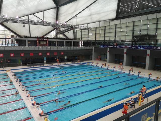 深圳首家室内游泳馆开放每天限650个预约名额