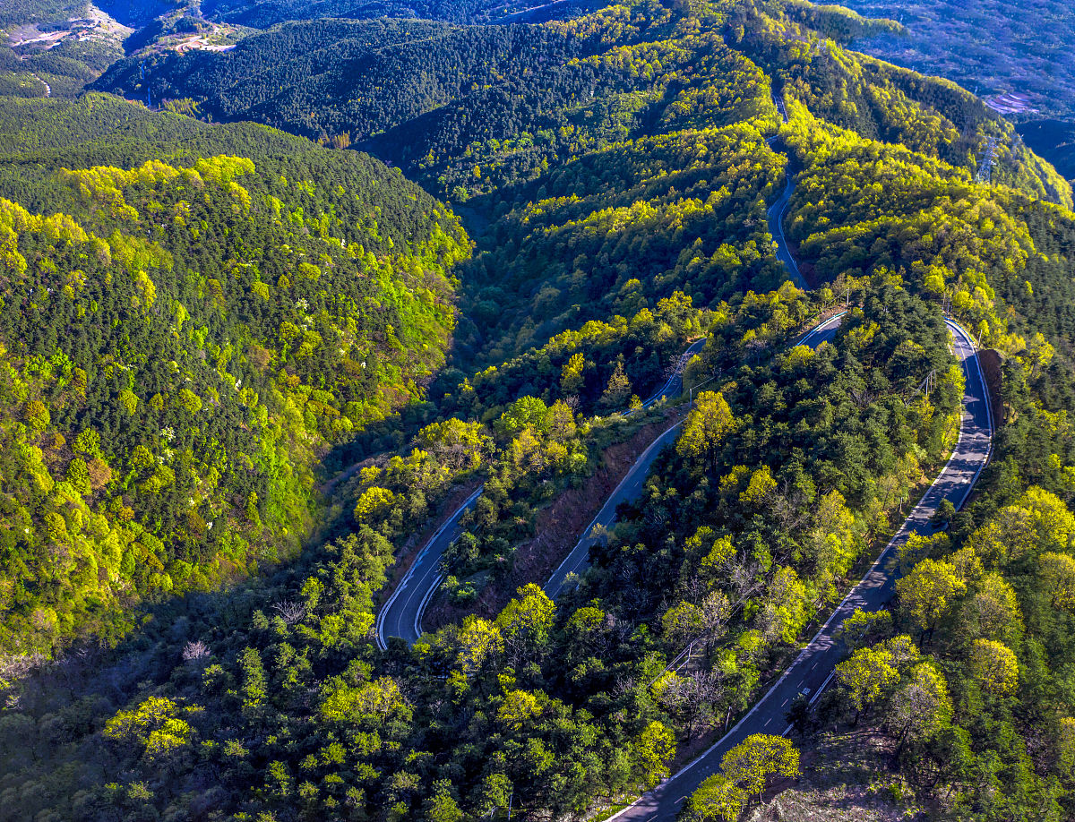河南卢氏县豫西偏远县城蕴含着美丽的传说和秀丽的风景