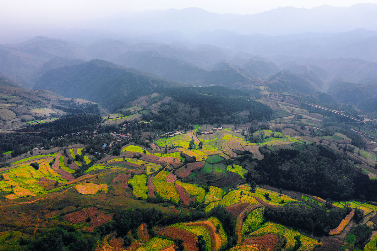 河南卢氏县豫西偏远县城蕴含着美丽的传说和秀丽的风景