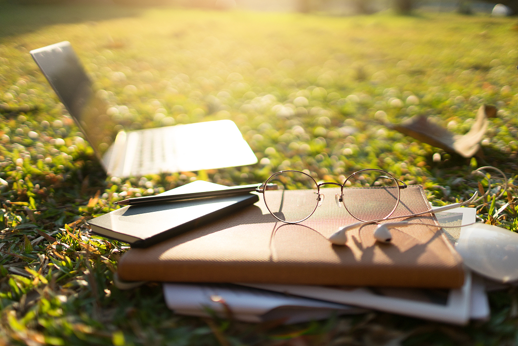 国际|经济日报：美对华留学生出拳实属荒谬无理