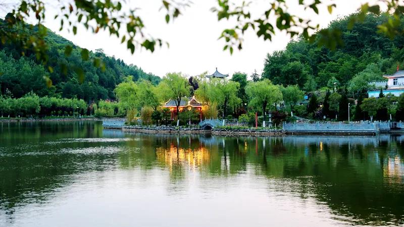徽县泰湖公园图片