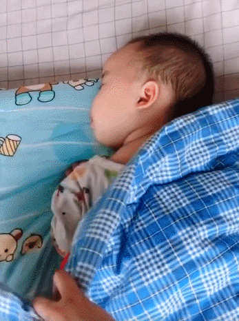 奇葩|娃的睡姿有多奇葩?掀开被子的一瞬间,我笑出猪叫