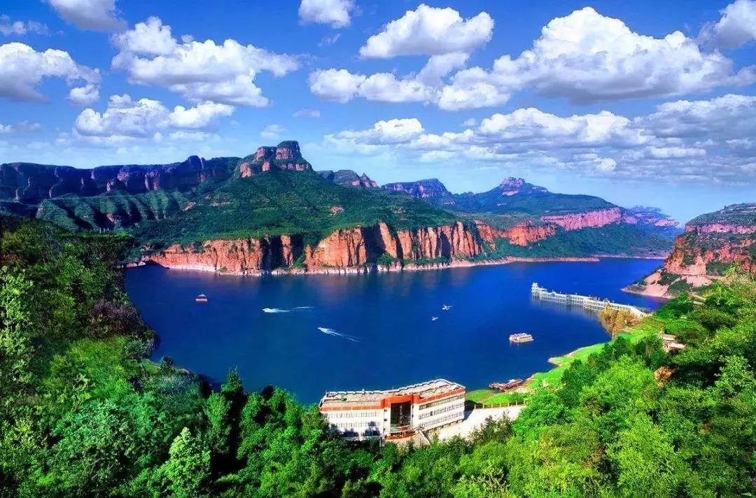 秦王湖原名东石岭水库,据说是隋末李世民曾经过此地而得名!