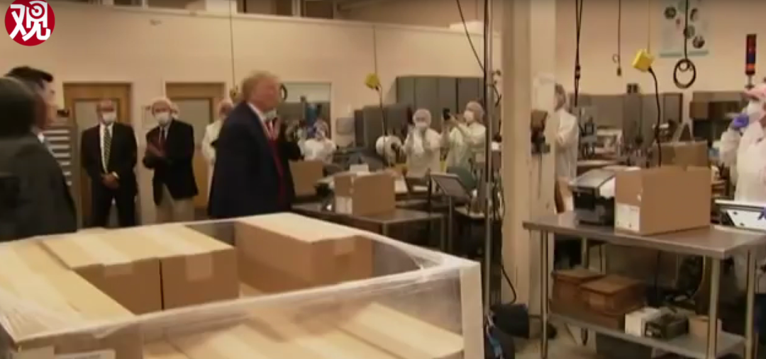 特朗普|特朗普参观新冠拭子工厂高呼“美国制造”，工厂：全部扔掉