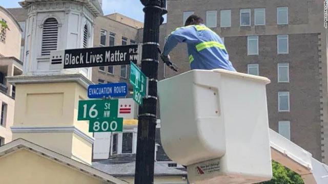 特朗普|华盛顿市长一硬核举动，被特朗普怒斥：她非常无能