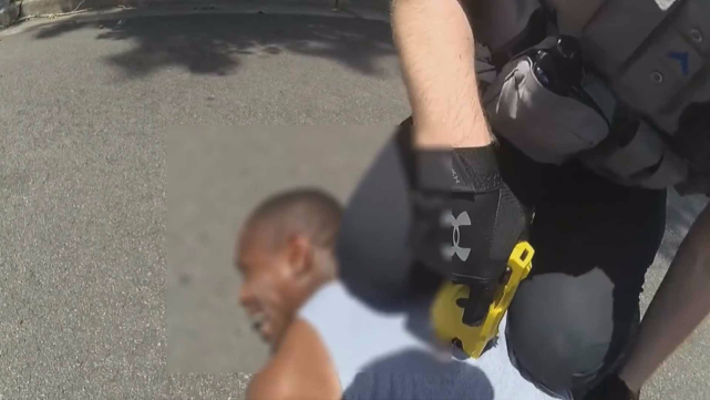 美国警察|美国黑人未做挑衅动作仍遭警察电击：“我不能呼吸了！”