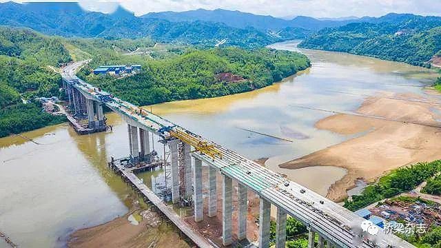 橋樑大事黃茅海跨海通道開工太洪長江特大橋完成貓道拆除