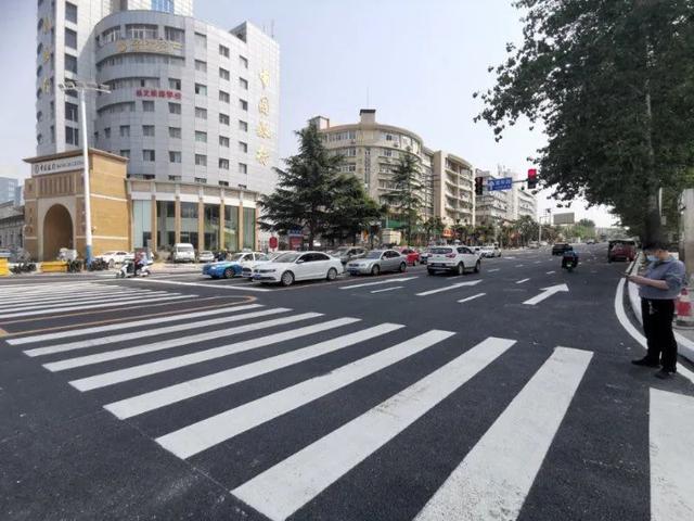 青年路(南大街至白石路,西南河路(南大街至建昌南街)已于昨日完成