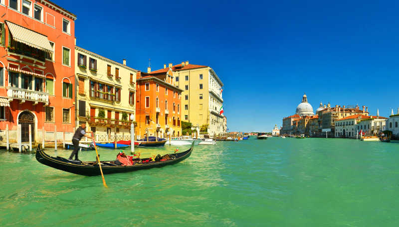 威尼斯小艇蓝色图片