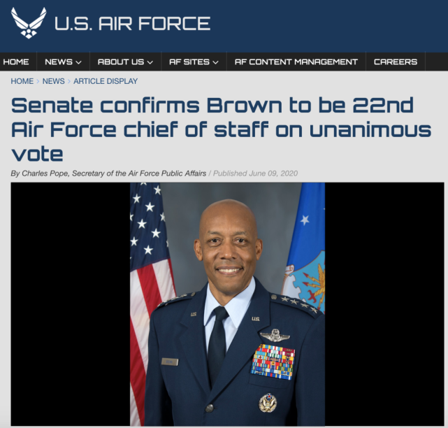 空军|一名黑人将军成为美国空军最高指挥官，更罕见的是……