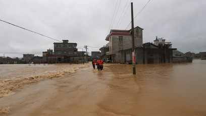 湖南暴雨|南方多地暴雨破纪录！1300余间房屋倒塌！未来10天令人揪心
