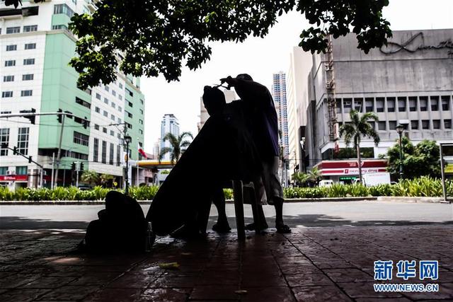 |菲律宾：街头理发师
