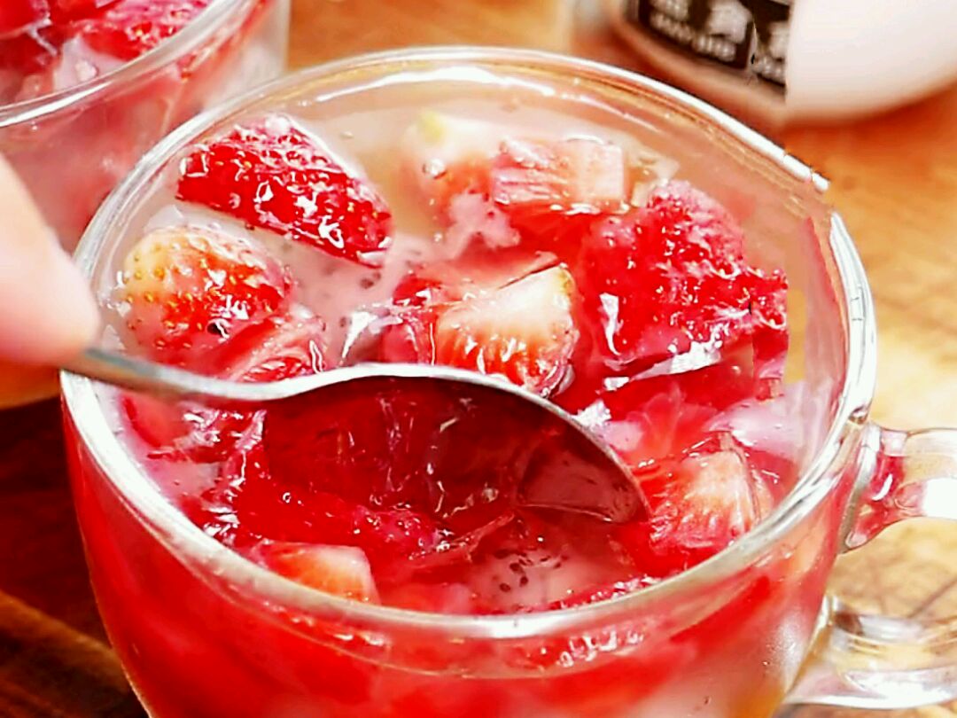 夏日水果果冻冰爽顺滑做法和喝凉水一样简单