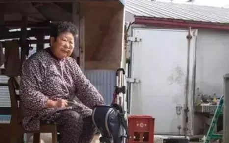 视觉志|“83岁奶奶和13岁女孩的故事。”｜百家故事