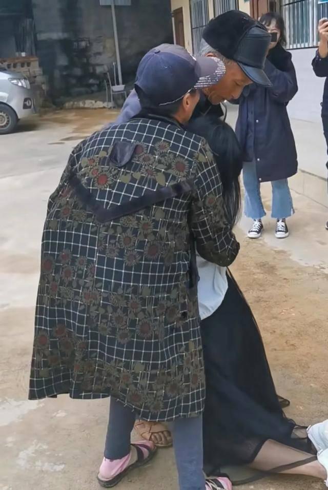 杨丽华|“直播寻亲”背后的悲与喜：别人家的奇迹，能在自己身上发生吗？