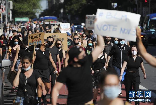 国际社会|被投毒？纽约3名警察喝奶昔被送医