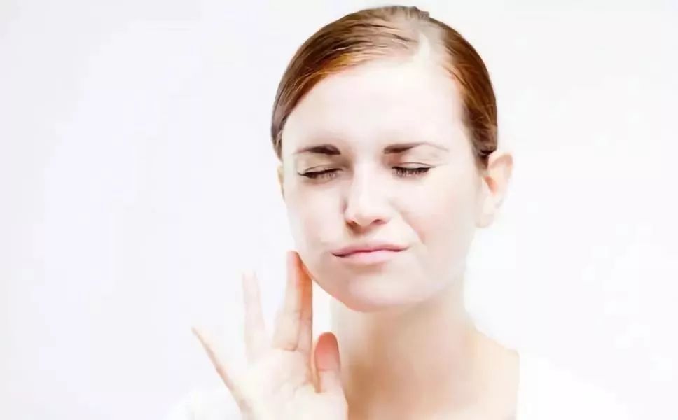 西瓜皮|「健康」西瓜别再用勺子挖着吃了……