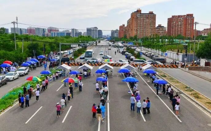 |外媒记者去新发地附近拍照，被大数据确定后做核酸检测