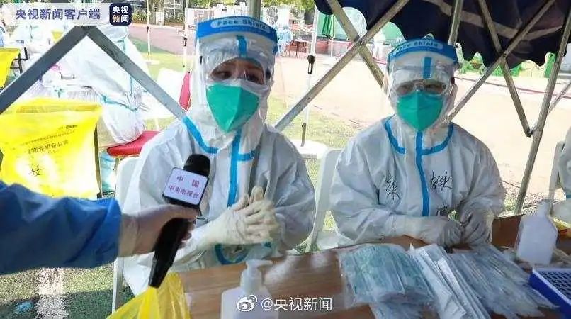 防护服|看到医务人员的这一幕，让人心里舒服多了
