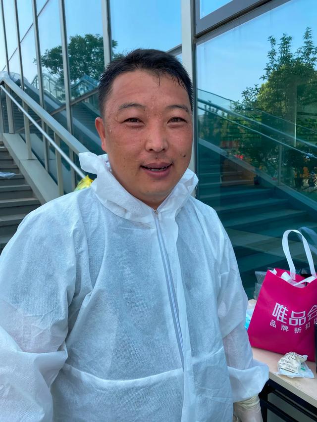 杜娟|北京大兴核酸检测现场，这4句话两个小时要说两百多遍