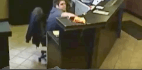 视觉志|监控拍下私人画面流出，千万小心你的秘密……｜百家故事