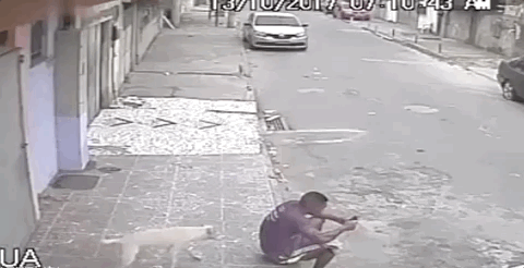 视觉志|监控拍下私人画面流出，千万小心你的秘密……｜百家故事