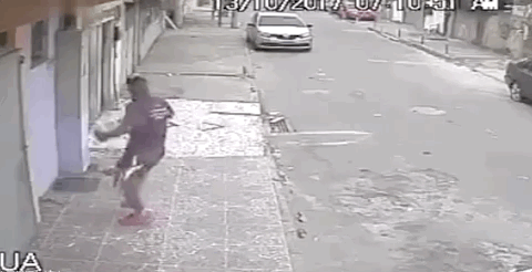 视觉志|监控拍下私人画面流出，千万小心你的秘密……｜百家故事