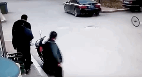 视觉志|监控拍下私人画面流出，千万小心你的秘密……｜百家故事