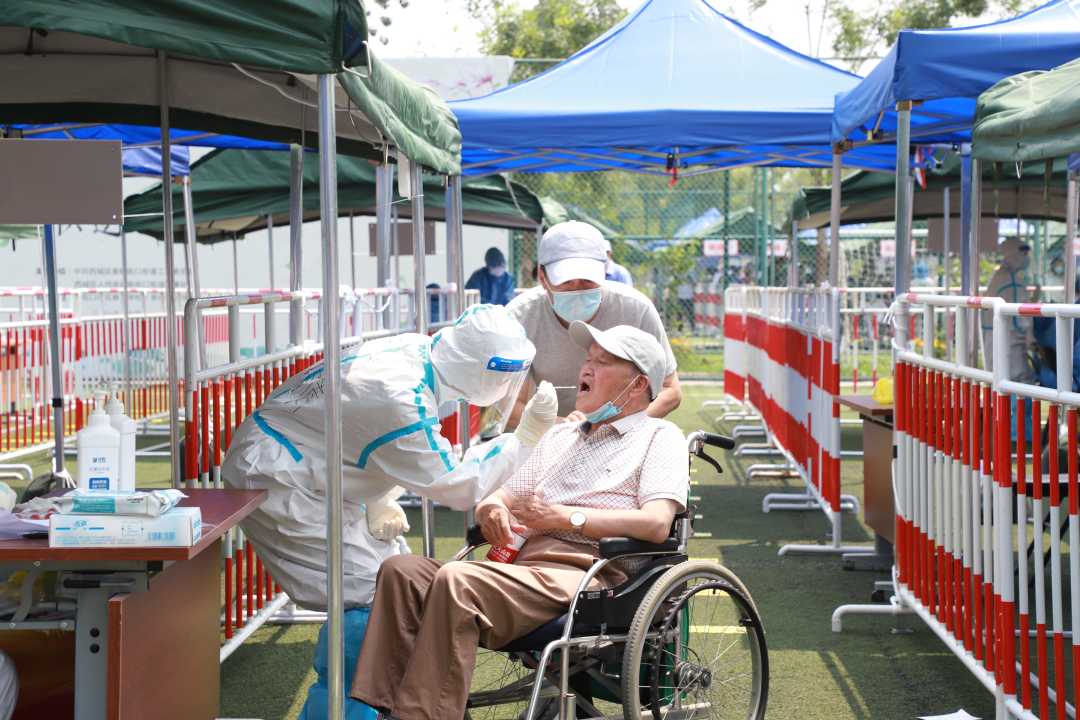 |冒着酷暑的奋战——来自北京抗疫一线的报道