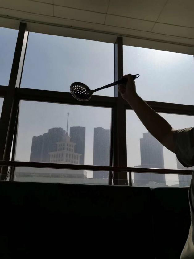 日环食|今天出门别忘了带个漏勺，因为十年一遇的金边日环食它来了