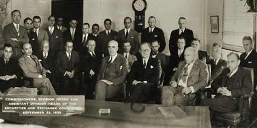 1935年9月23日,SEC高管们的合影