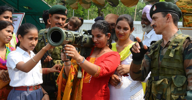 导弹|印度向全球紧急抢购军火，看看清单就知道并不是认真想打仗