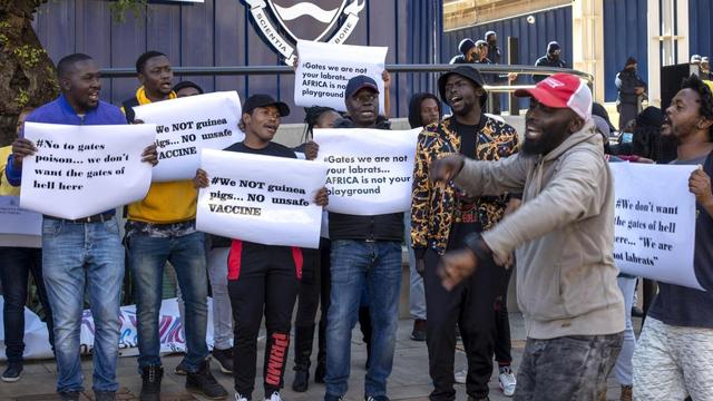 环球时报|英国在南非启动新冠疫苗试验，抗议者：别用非洲人当实验豚鼠