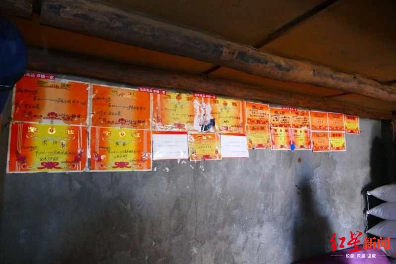 社会|残疾姐妹的上学路：父亲曾是放羊娃，坚持送她们读书，从小学背进初中