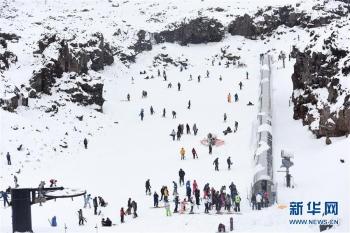 台海网|新西兰：雪场开业 游客众多「组图」