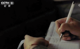 视觉志|那些睡在车里不回家的人，秘密都被拍下来了｜百家故事