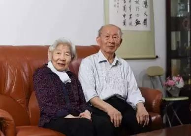 衬衣|95岁院士捐上千万元助学，一件衬衣却穿30年