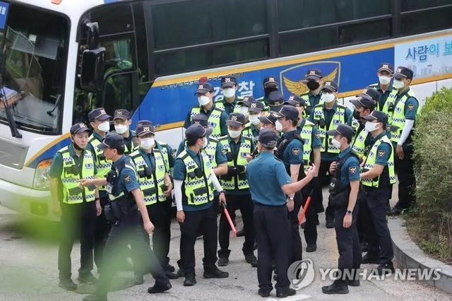 首尔|韩国首尔市长生前最后监控曝光：背黑色背包进入公园 首尔市长朴元淳死亡内幕揭秘：曾涉性骚扰案